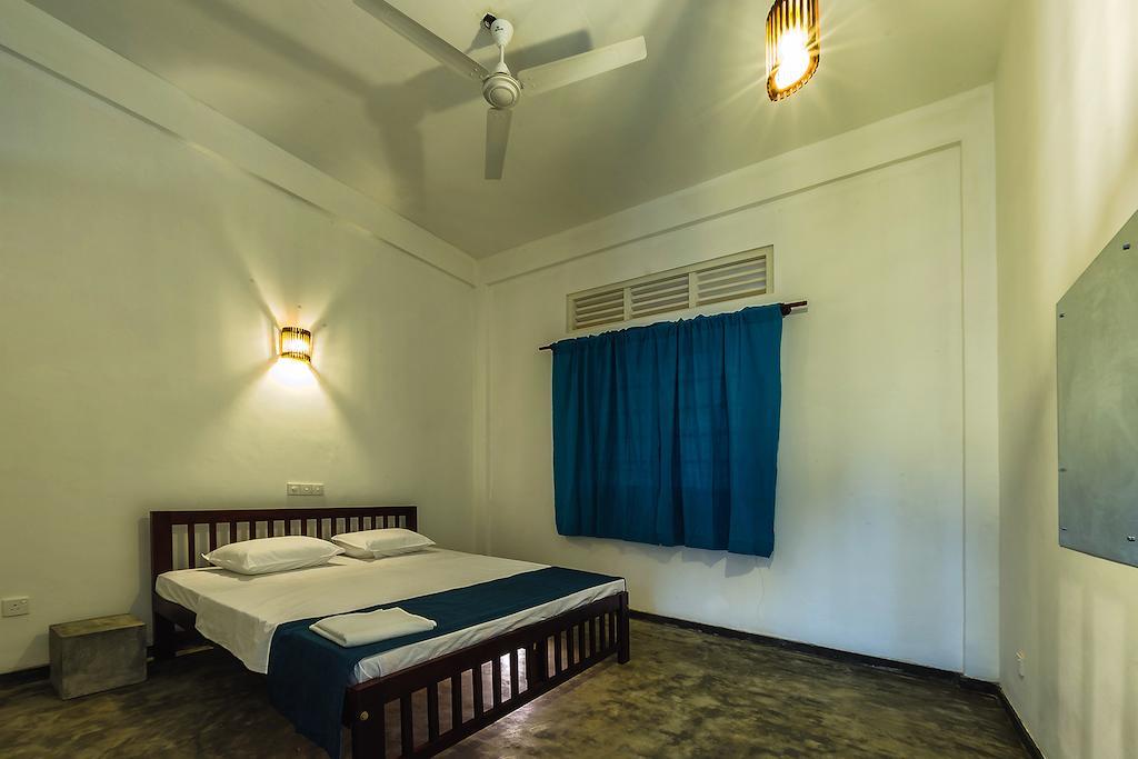 Dehiwala-Mount Lavinia Colombo Beach Hostel חדר תמונה