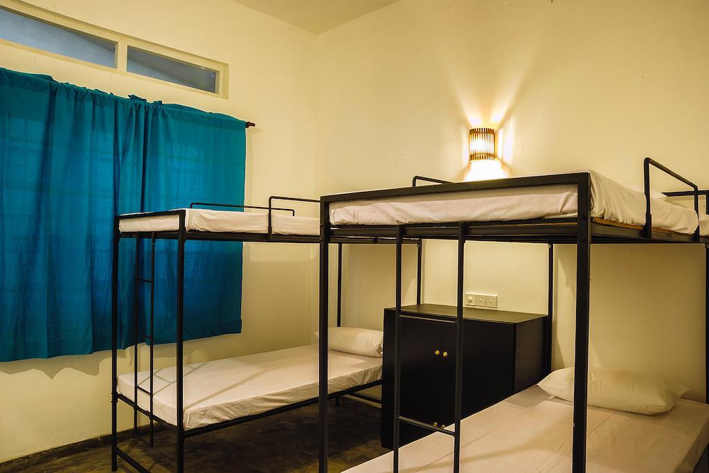 Dehiwala-Mount Lavinia Colombo Beach Hostel חדר תמונה